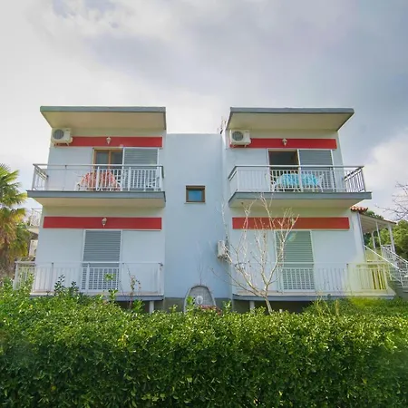 아파트호텔 Myloi Loggou 3*